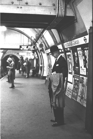 Inghilterra, 001-045-06
Persone in attesa della metro, 1961
Londra (Inghilterra)