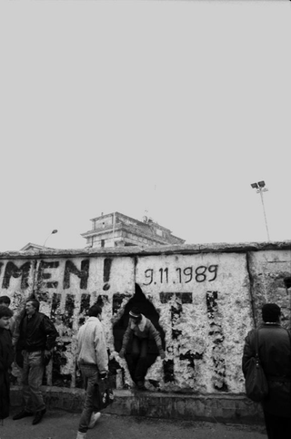 La caduta del Muro di Berlino, 002-087-06
1989
Muro di Berlino, Berlino (Germania)