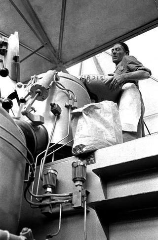 Industria, 012-051-15
1962
Fabbrica Pirelli, Monza (Italia)