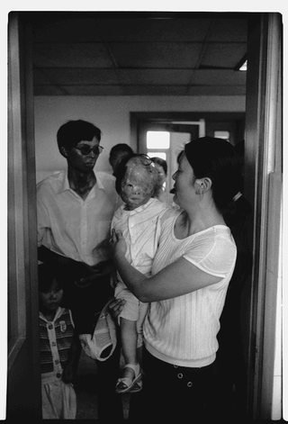 Cina, 102-043-35
Una famiglia all'interno dell'ospedale, 2007
Ospedale Civile, Siyang (Cina)