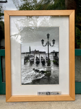 Swatch, La fotografia di Carlo Orsi con all'interno l'orologio Swatch